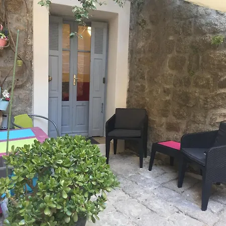Apartment Petit Nid Dans La Vieille Sartene (Corsica)