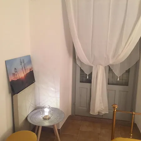 Petit Nid Dans La Vieille * Sartène